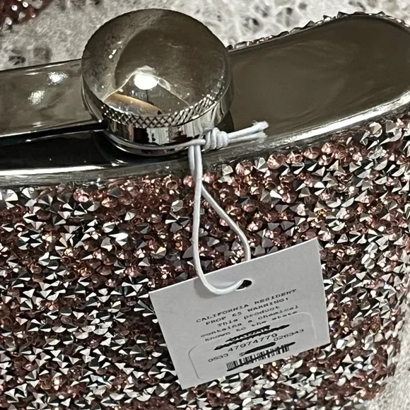 Glittery Pink and Silver Flasks (5) - Picture 7 of 7